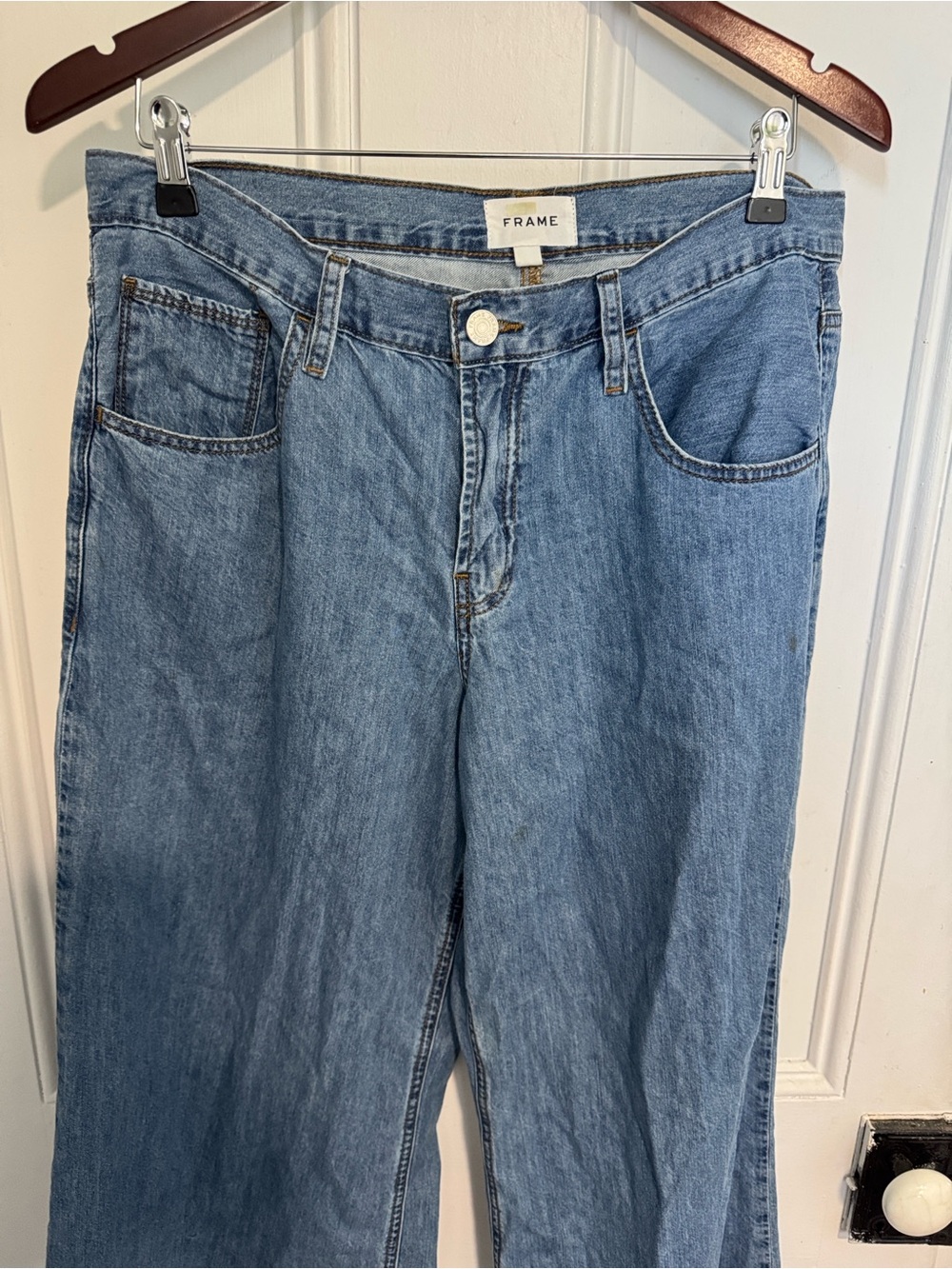FRAME LE HIGH RISE WIDE LEG JEANS IN HAPPY INDIGO IN BLUE - Picture 3 of 4